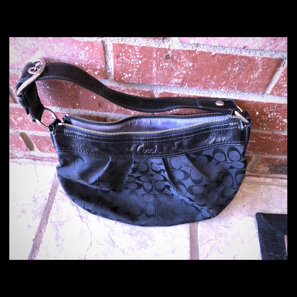 🎉SOLD🎉 Black authentic Signature C Coach purse